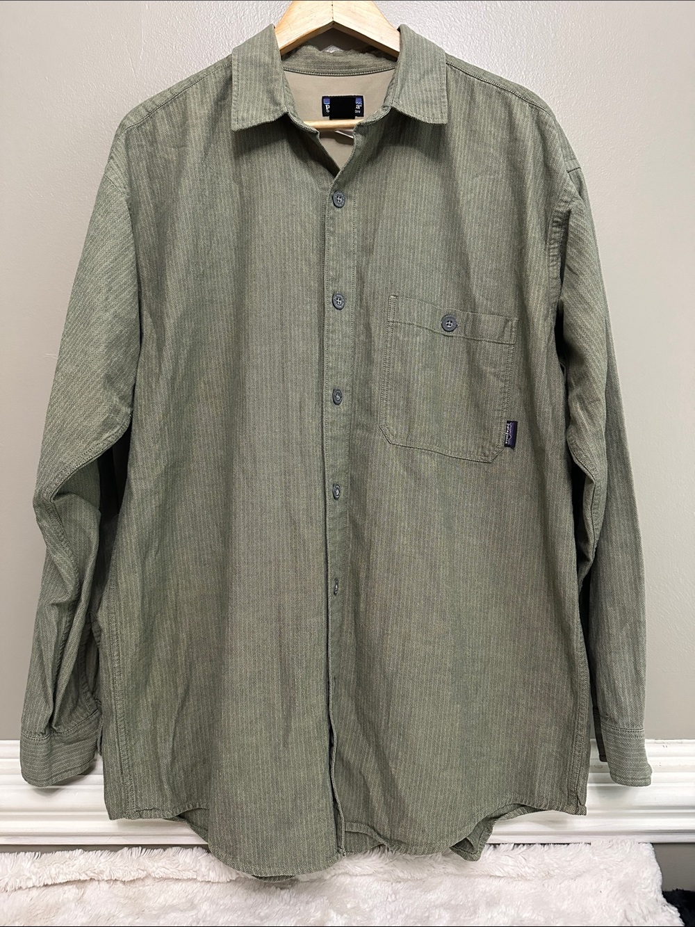 Men’s vintage Patagonia organic cotton striped button down shirt Sz L